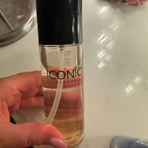 Setting spray  - Säljer mitt setting spray då jag har använt de en gång! 70+ frakt (Köpt nyligen) Nypris 369kr💗
