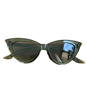 Solglasögon 🕶️  - Snygga brillor 🤓☀️