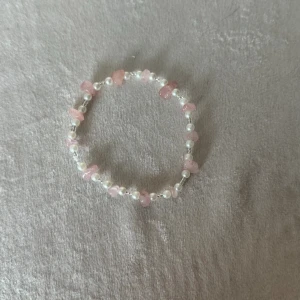 Handgjort armband - Handgjort armband säljs för 30kr 