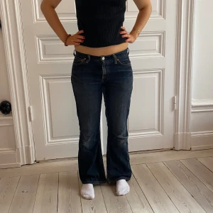 Snygga low waisted bootcut Jeans - Snygga low waisted bootcut Levis jeans 💗