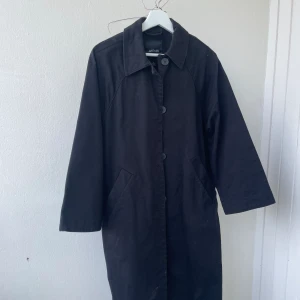 MONKI - Kappa med vida ärmar storlek S! Underbar och använd men inte längre!❤️hel och fin! 