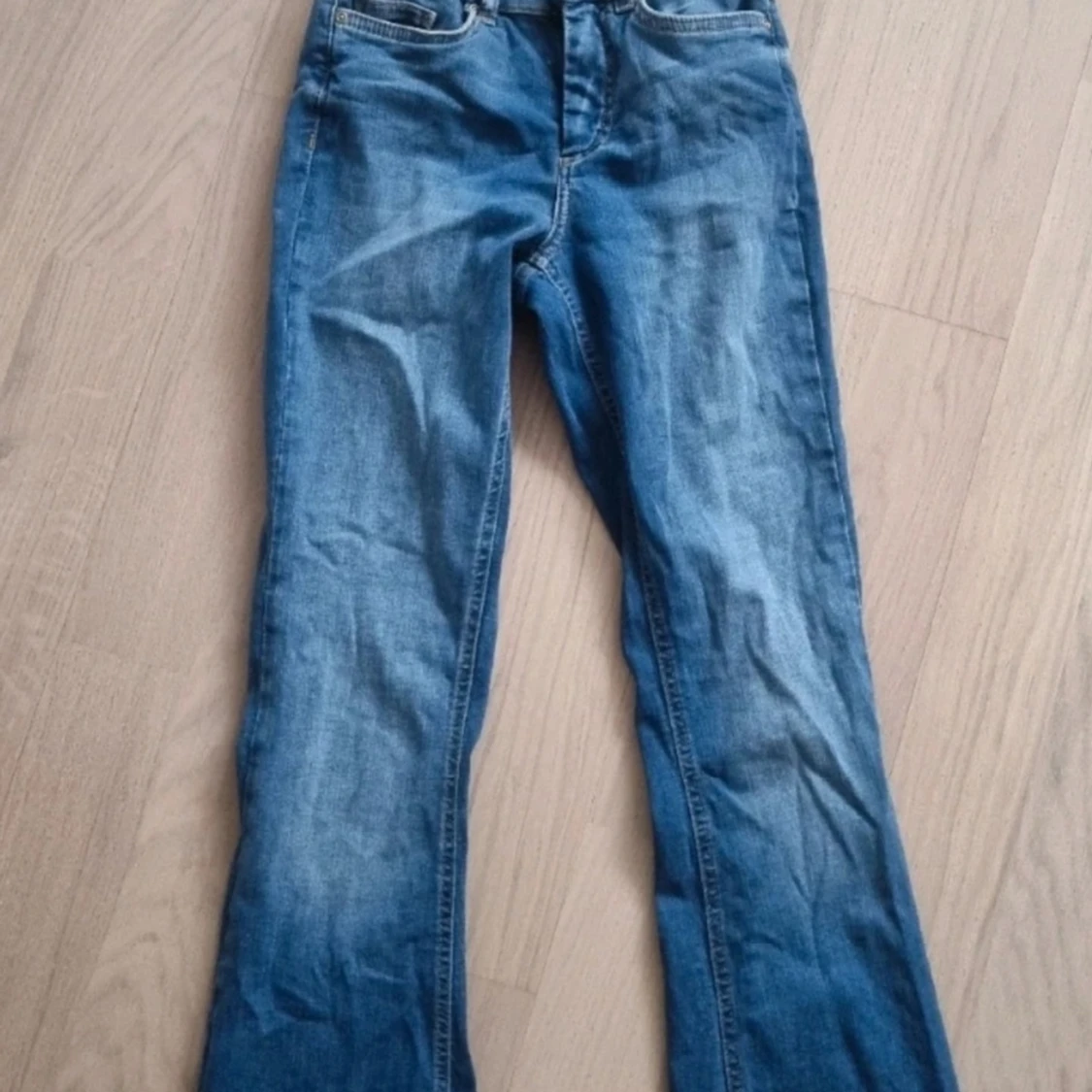 Utsvängda jeans