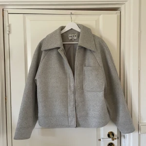 Skjortjacka  - Perfekt som vårjacka 💗 Lite nopprig därav priset