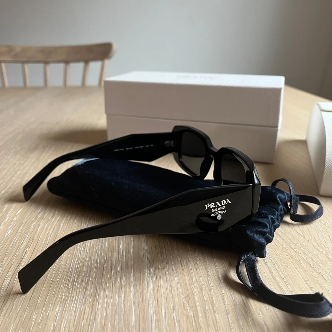 Prada solglasögon  - 92