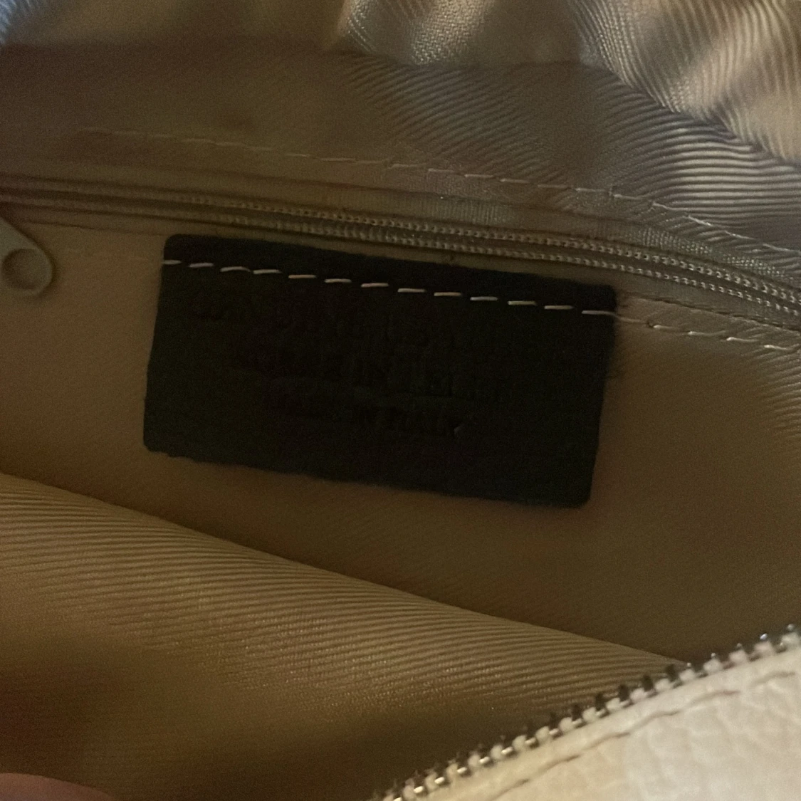 Äkta läder handväska  - 91