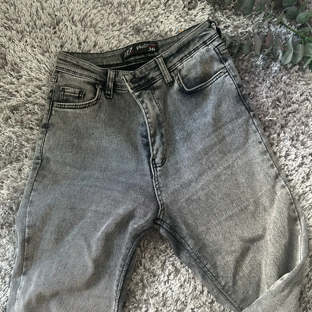 36 Size, very good condition and stretchy material . Jeans & Byxor.