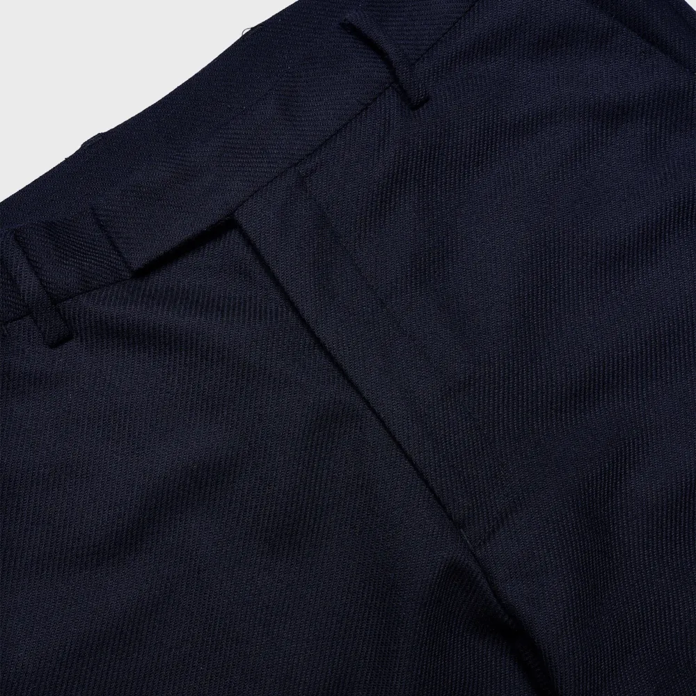 Fungerande skick. Storlek 48. Comfort twill. 70% ull, 30% polyester. Foder: 100% polyester. . Jeans & Byxor.