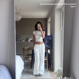 Everyday Linen Pants från Alobha Label - Säljer dessa snygga linnebyxor som just nu är slutsålda! Jag är 161 så dessa är tyvärr för stora på mig vilket är varför jag säljer dom, de har även gjort att dom aldrig använts! Eftersom dom är i nyskick så säljer jag dom för 600🥰