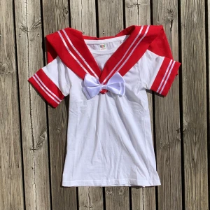 School girl tröja - Sailor moon inspirerad tröja i storlek s🩷 väldigt bra skick ☺️ skriv gärna vid frågor 