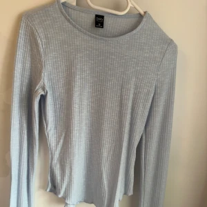 Tröja - Knappt använd. Passar som s/m