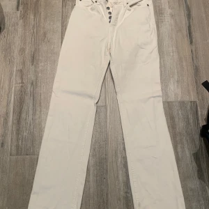 Beige jeans - Jeans från hm, använda 1 gång!💞