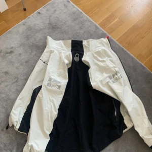 Sail racing  - Storlek M med smutsig  Vi kan diskutera priset 