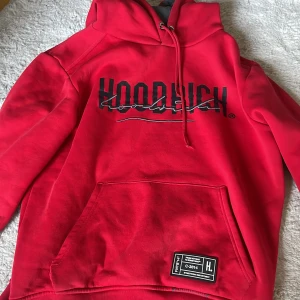 hoodrich  - jätte skön hoodie storlek S passar både grabbar o tjejer, nytt skick 