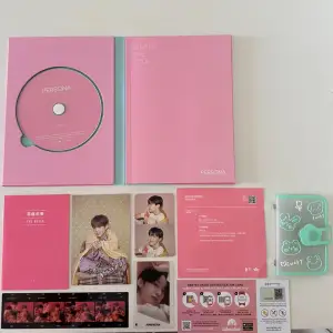 BTS kpop album som jag säljer eftersom jag inte längre är ett fan. Allt som syns på första bilden ingår och albumet är i nytt skick. Köparen står för frakten. Tryck bara på 'köp' om du är intresserad, och om du har några frågor är det bara att fråga!