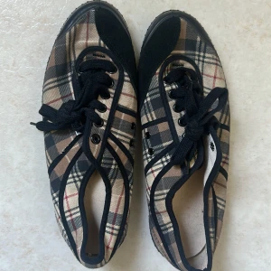 Kawasaki skor - Kawasaki skor med Mocca detalj