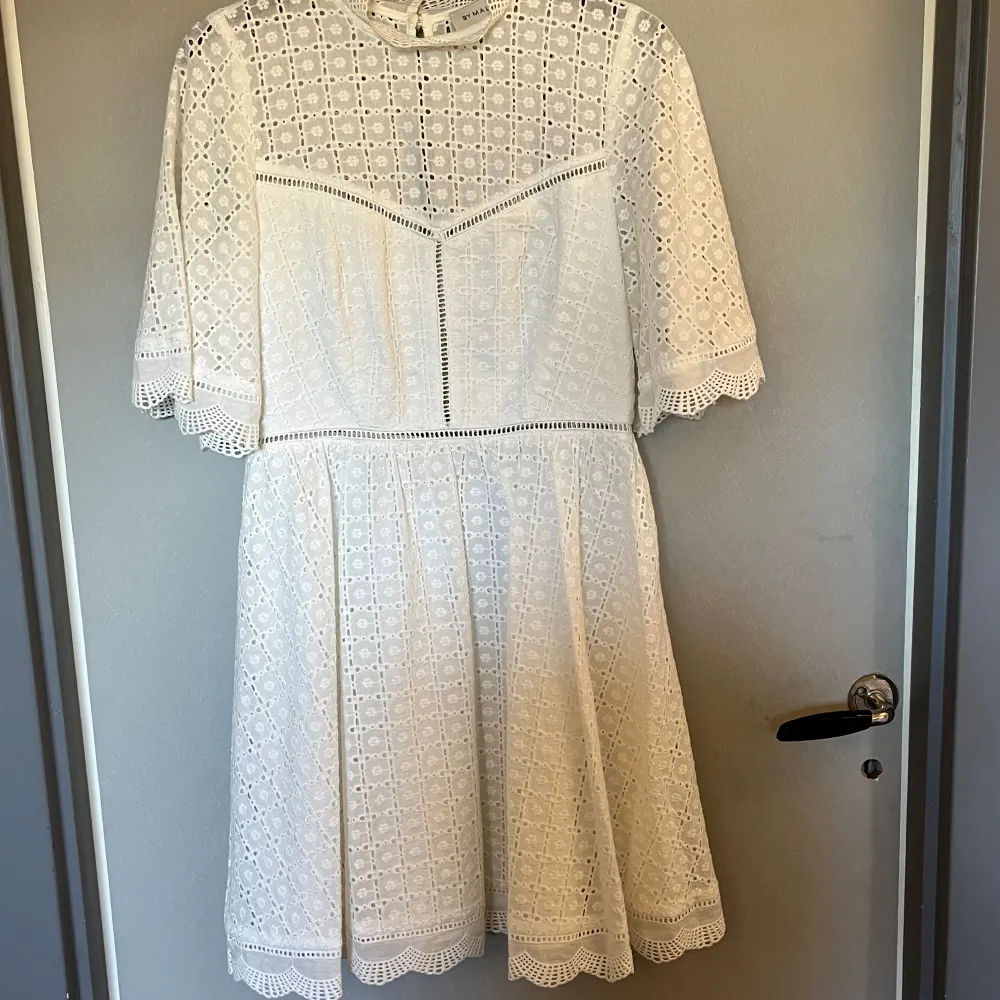 Jättefin klänning från By Malina, var tänkt att bli studentklänning men hittade annan🥰. Klänningar.