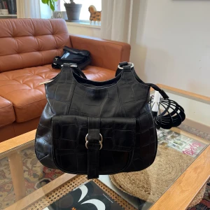 Handväska - Väldigt fin handväska 