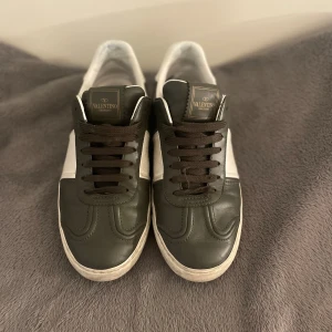 Feta flycrews - Riktigt feta flycrews för ett bra pris. Skick 8,5/10 alla förut en nit kvar. Säljer för att jag behöver pengar. Box tillkommer. Postar inom 24h