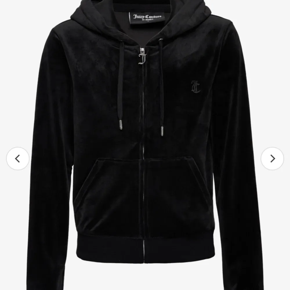 Köpt för 960 kr helt ny . Hoodies.