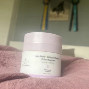 Drunk elephant  - Säljer denna då jag inte anständig den, andvänd två gånger så typ som ny, pris kan diskuteras 