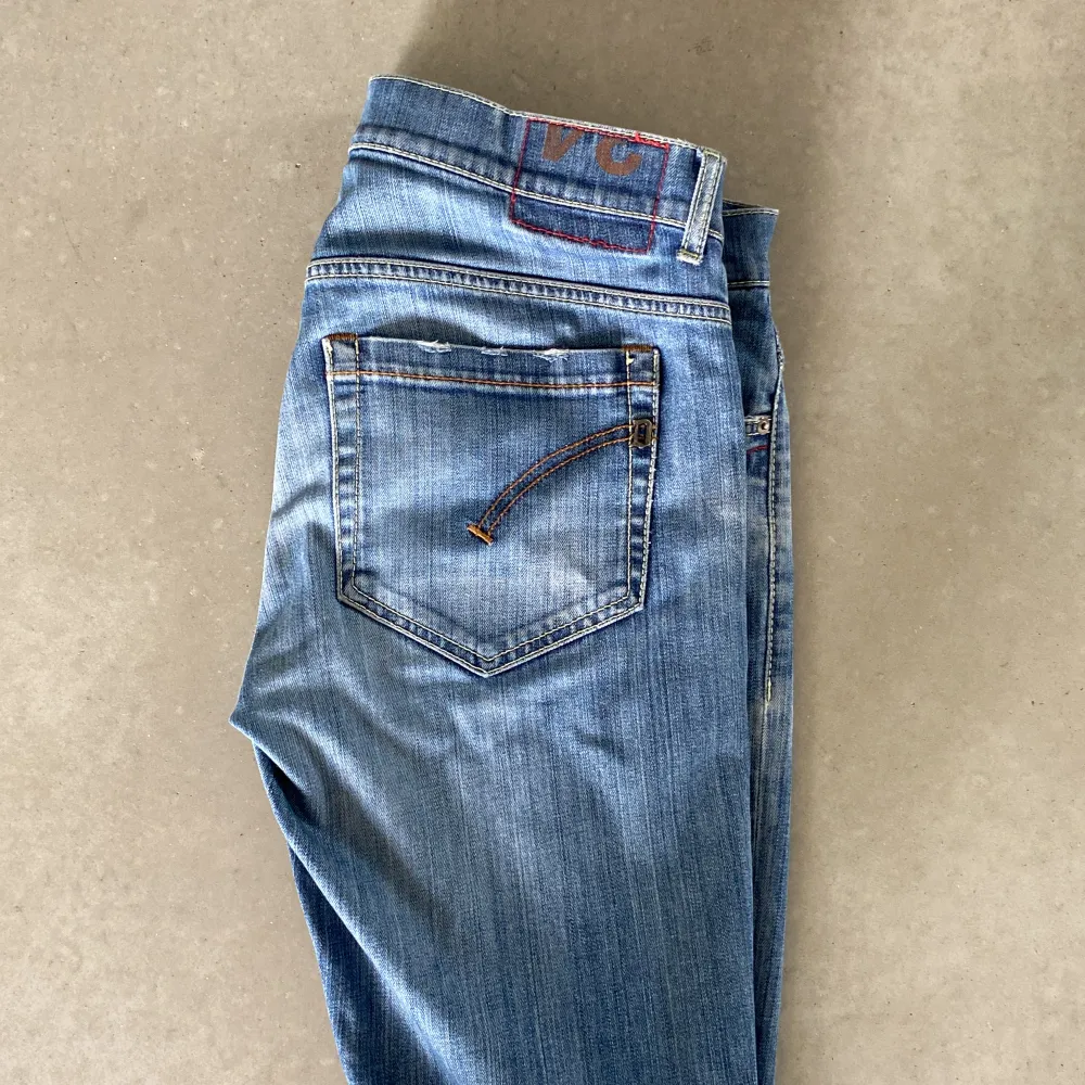 Säljer nu mina dondup jeans som är i bra skick, 9/10. Modellen är George. Om du har någon fundering så är det bara att skriva.   . Jeans & Byxor.