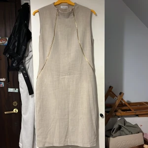 Klänning Calvin Klein  - Väldigt fint skick, står ingen storlek men den är S/M enligt mig