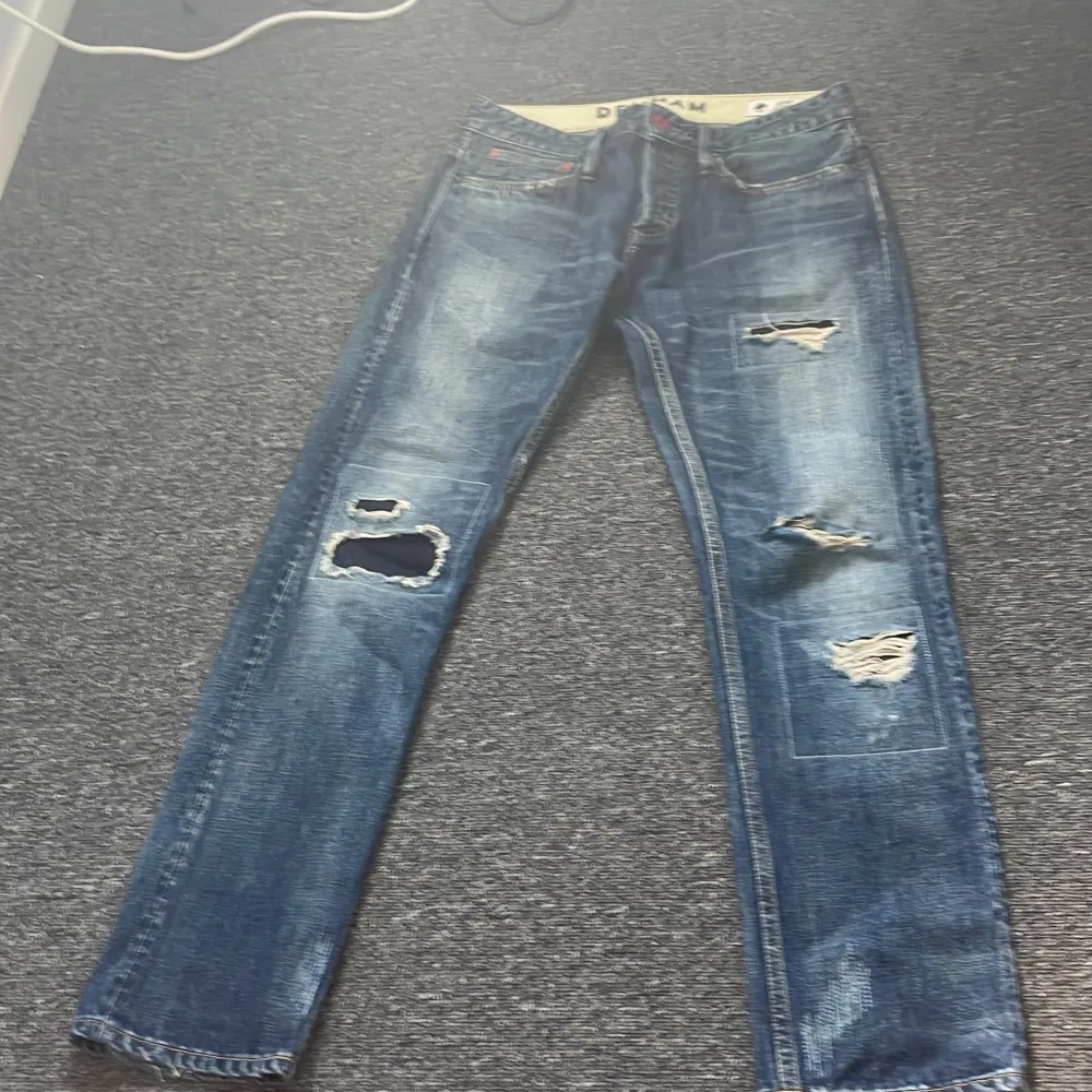 Fina jeans inte så många som har den fins bara 200styck i världen . Jeans & Byxor.