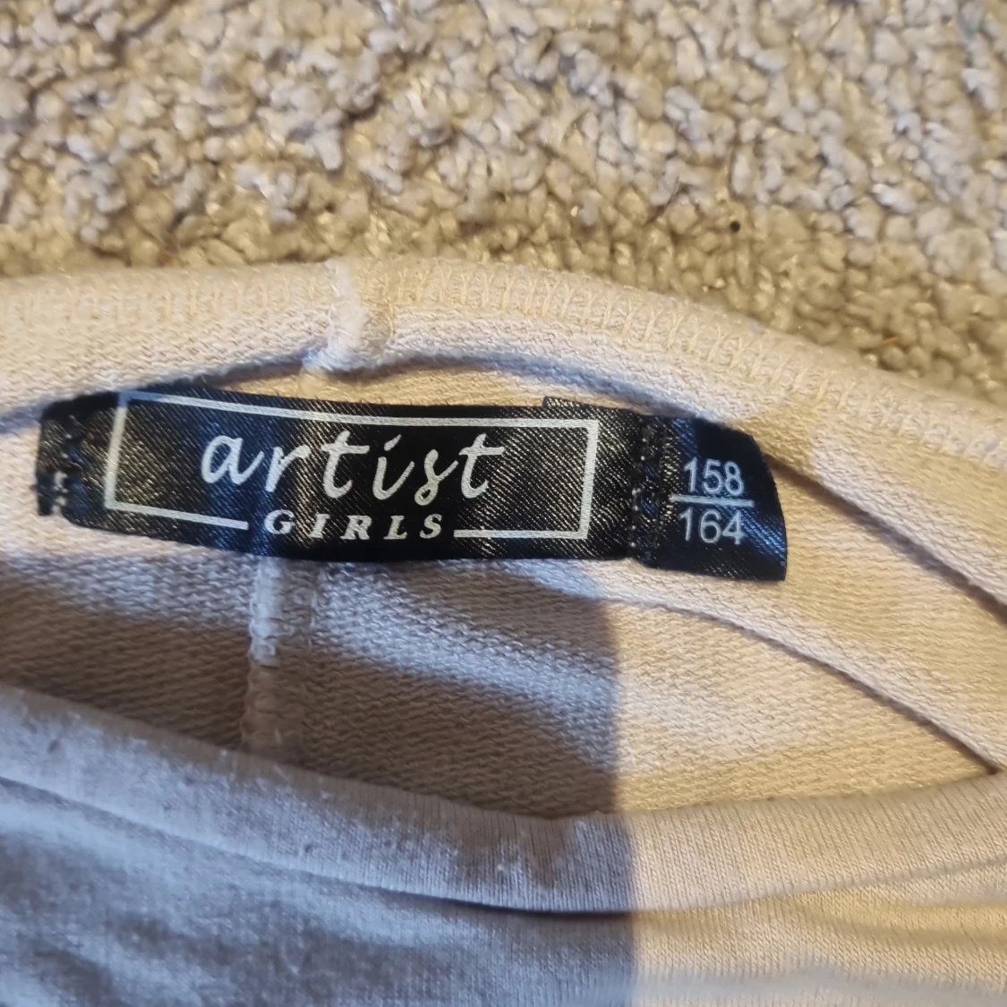 Hej jag säljer min tröja för den används inte så någon annan kan få köpa den💕💕 - 93