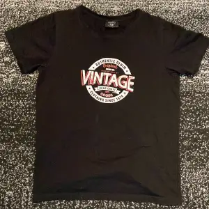 en fin farcco vintage denim T-shirt, med bra pris
