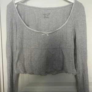 Söt topp - Jättesöt topp köpt på urban oufitters i Usa❤️ aldrig använd❤️