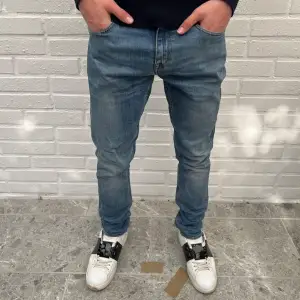 Tiger Of Sweden slim jeans || Nyskick, sparsamt användna || Passar 173-180 cm || Skriv vid minsta fundering! Mvh, CH 
