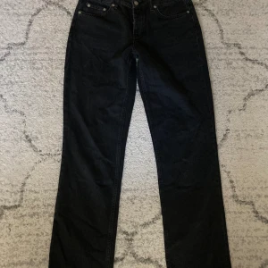 Lager 157 jeans lågmidjade straight leg svarta - Lager 157 straight leg lågmidjade jeans i storlek M. Oandvända och nya💕 