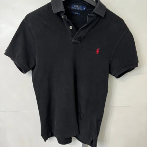 Polo Ralph Lauren Piké  - Använd Polo Ralph Lauren Piké i storlek S Slim fit. 300 kr