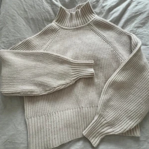 Cream turtle neck jumper - Perfect condition. No damages. Creme colour. Fits also bigger size. 