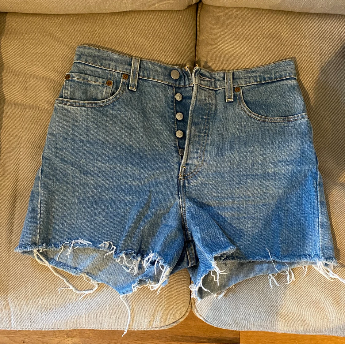Levi’s shorts - 90