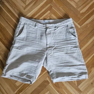 Linneshorts - Grymt snygga shorts från These glory days! Endast använda fåtal gånger!