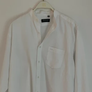 Hugo BOSS skjorta - HUGO BOSS skjorta vit Storlek 42