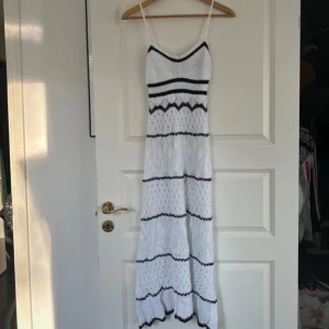 Virkad klänning - OANVÄND virkad klänning💕💕