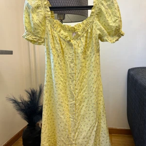 Mini klänning  - Mini sommar blommor klänning 