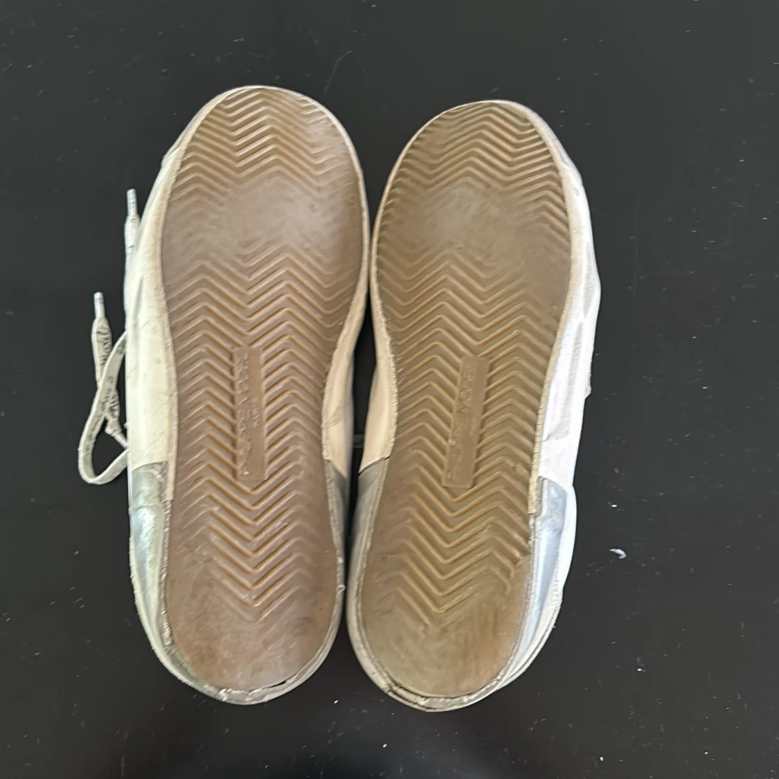 säljer ett par phillipe modells - 93