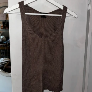 Beiget stickat linne - Storlek: M Använd: Flera gånger