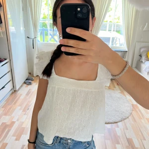 Linne - Super gulligt linne ifrån ginatricot. Endast testad med prislapp kvar!  Pris kan diskuteras 💖