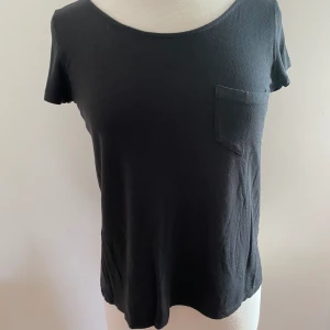 Top dam strl S Divided by H&M  - Svart 100% Viscos 