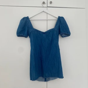 Jeans klänning  - Finaste babydoll klänningen i denim, älskar den men inte längre min stil. Använd några få gånger💌