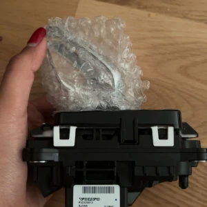 Orrefors växelspak  - En helt ny växelspak med palatset på samt klistret.Växelspaken passa alla Volvo bilar.