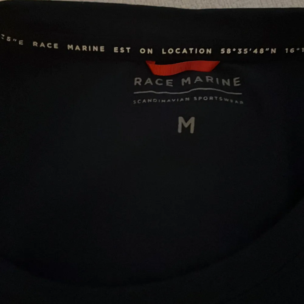 M, otroligt fin stil med svarta byxor!. T-shirts.