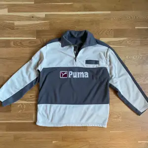 Puma sweater, inte i bästa skicket men ändå fräsch. 