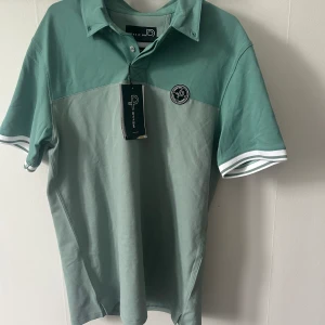 Pikétröja av märket Pelle P  - En helt ny piké tröja i storlek M , nypris ligger på 1400kr och är köpt från Pelle P. Priset går att diskutera vid snabb affär 