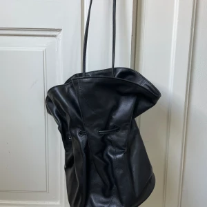 Little liffner väska - Så fin väska från little liffner. Säljer för att den inte används och lappen sitter kvar!