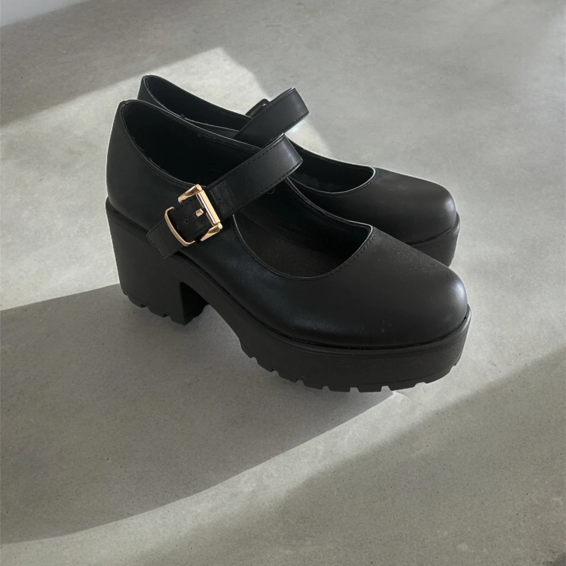 SVARTA MARY JANE, platåskor 